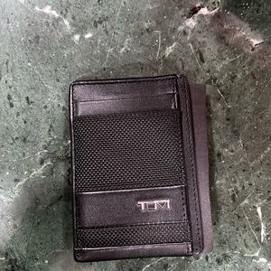 NWOT Tumi black wallet money clip